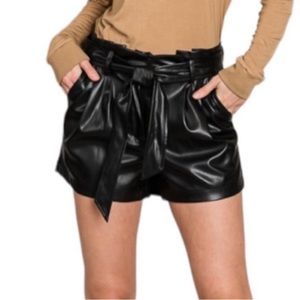 HEYSON high waisted faux leather shorts L black